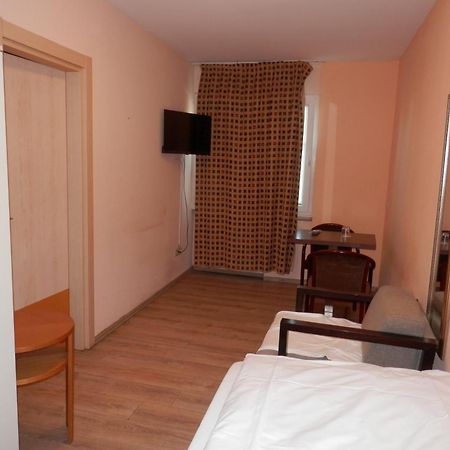 Relax Hotel-Ludwigshafen Dış mekan fotoğraf