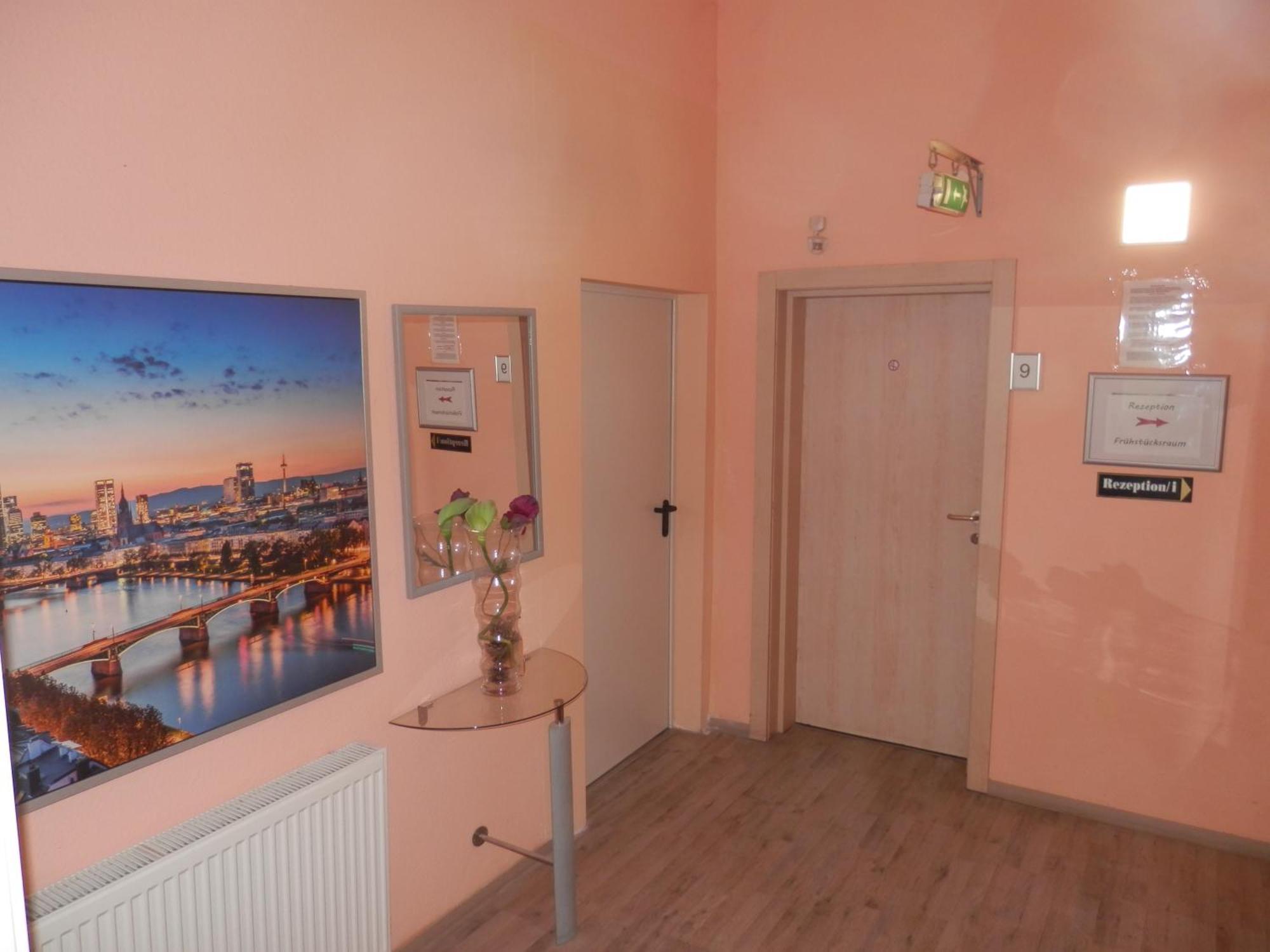 Relax Hotel-Ludwigshafen Dış mekan fotoğraf