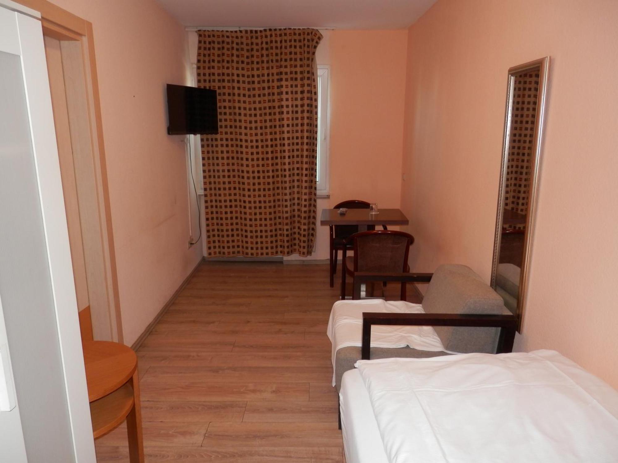 Relax Hotel-Ludwigshafen Dış mekan fotoğraf