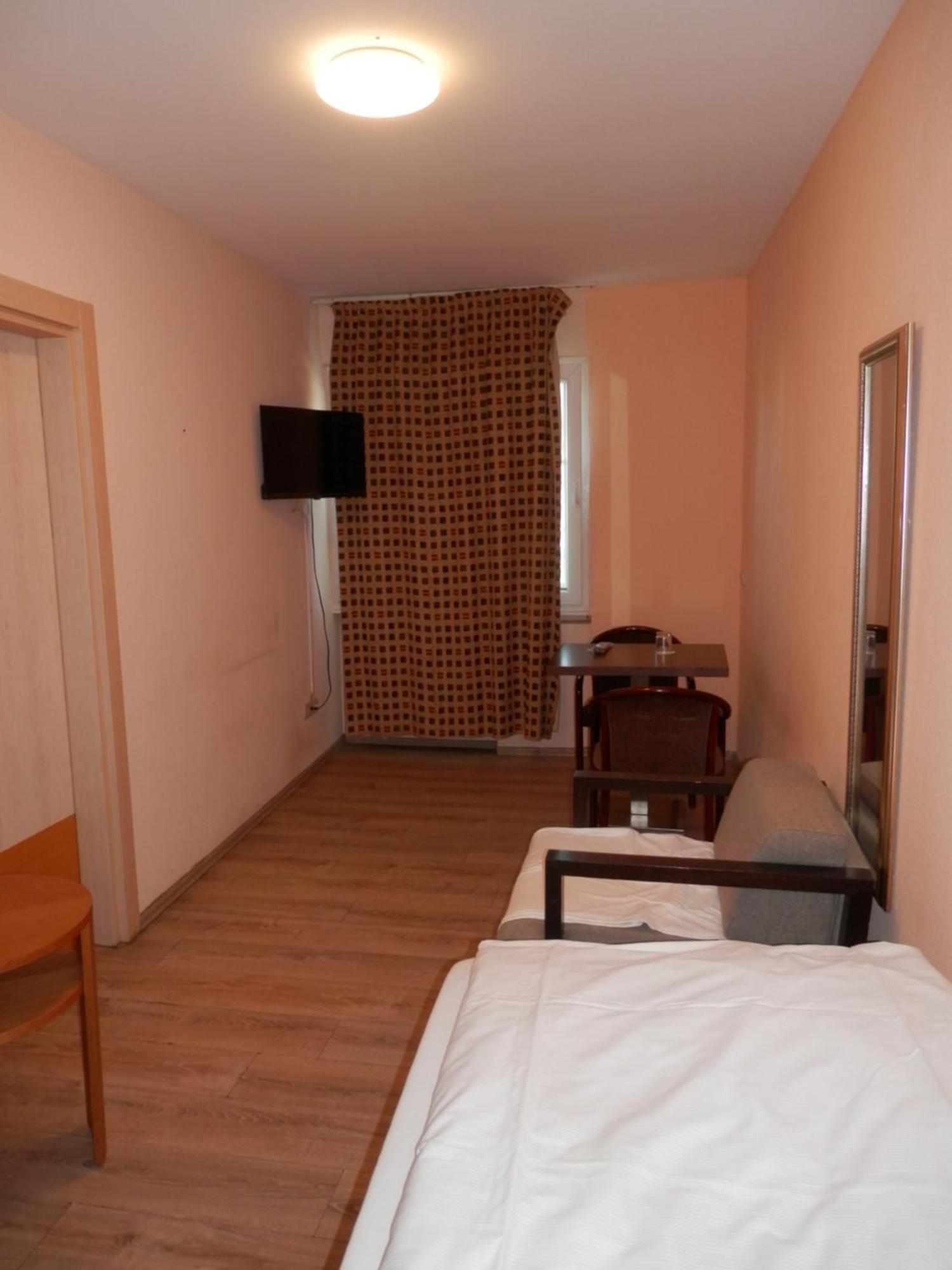 Relax Hotel-Ludwigshafen Dış mekan fotoğraf
