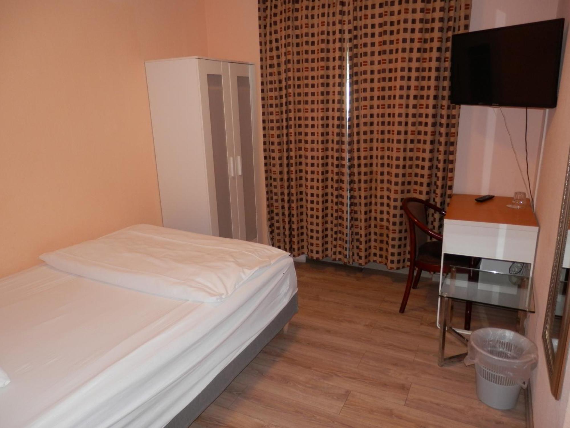 Relax Hotel-Ludwigshafen Dış mekan fotoğraf